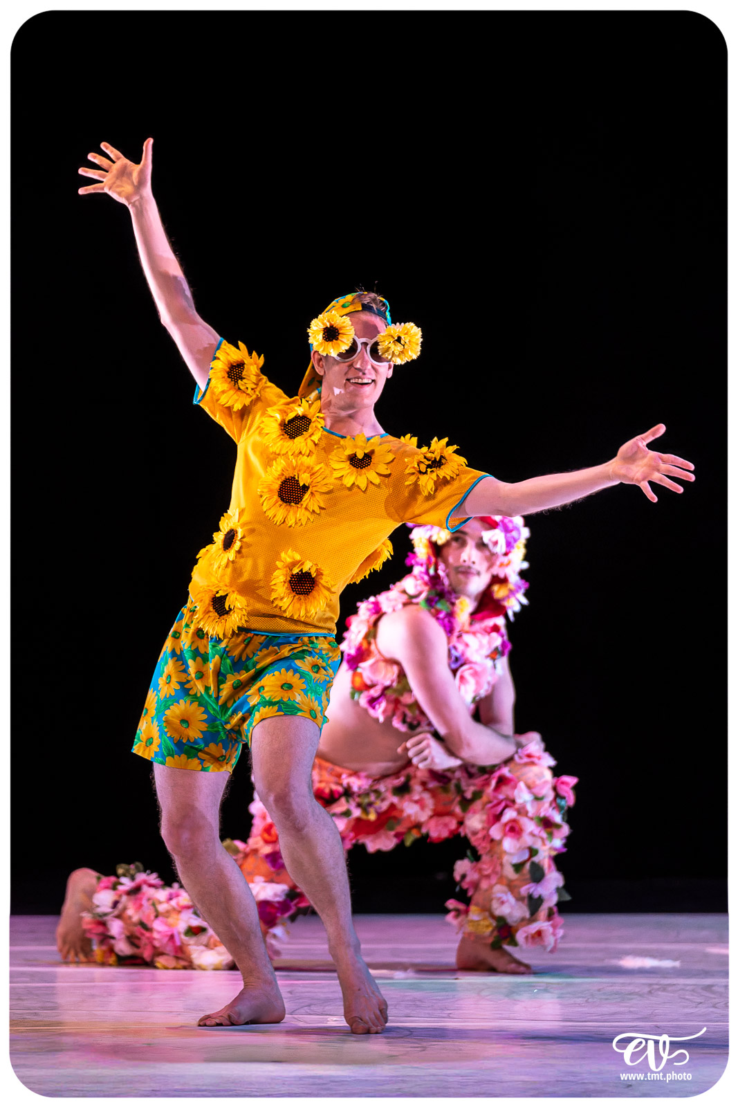 A4 (COMME LA FEUILLE) CIE CHICOS MAMBO